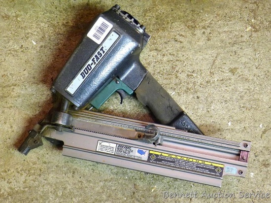 Duo-Fast heavy duty strip nailer CN-325B