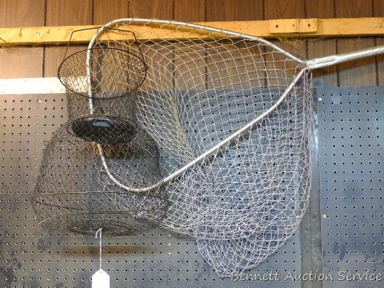 Metal fish basket; fish net for catching the BIG ones - one small hole noted, 21" x 64".