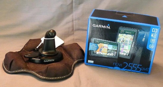 Garmin 2555 LMT with extra mount