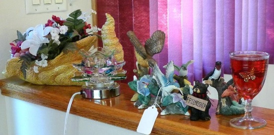 Lighted electric scented oil burner with a touch lamp base 6-1/2" diameter x 5" tall; five porcelain