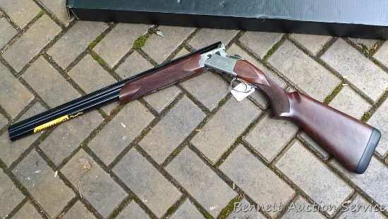 Browning Citori over & under shotgun Model C725 Field 12 gauge with 3" chambers and 26" barrels. Gun