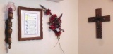 Wall decor includes framed 23rd Psalm 13