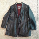 Wilson's leather jacket size men's large. Has thinsulate.