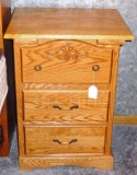 Wolfcraft Three drawer night stand made of oak 22