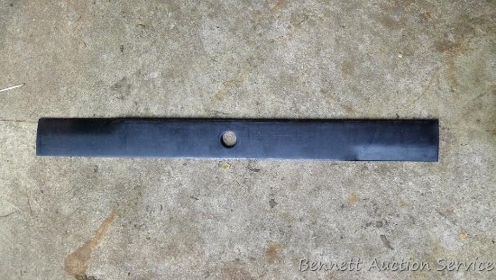 New heavy duty lawn mower blade 26" long x 2-1/2". LXN5369 100481