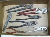 Pliers, including adjustable, electrician's pliers, regular and more.