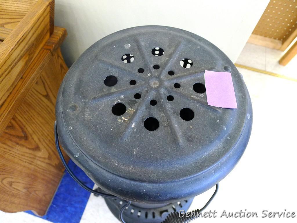 Antique Perfection No525M kerosene space heater | Proxibid Antique Perfection No525M kerosene space heater | Proxibid