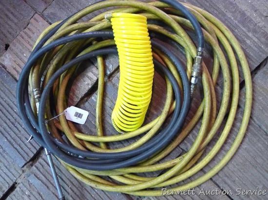 Two straight air hoses plus a self retracting hose. 24" air nozzle with extension.
