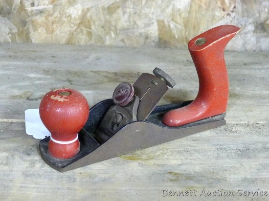 Dunlap hand plane is approx 2"x 9". Some rust noted.