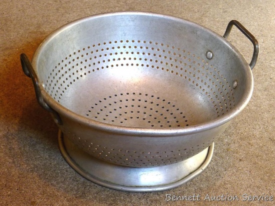 Wonderful commercial sized colander measures 15" diameter.