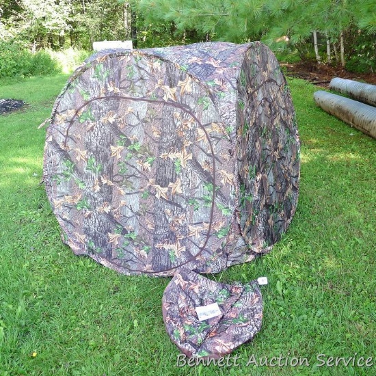 Camouflage pop-up hunting blind comes with carrying case. Blind is Sniper patterned and appears to
