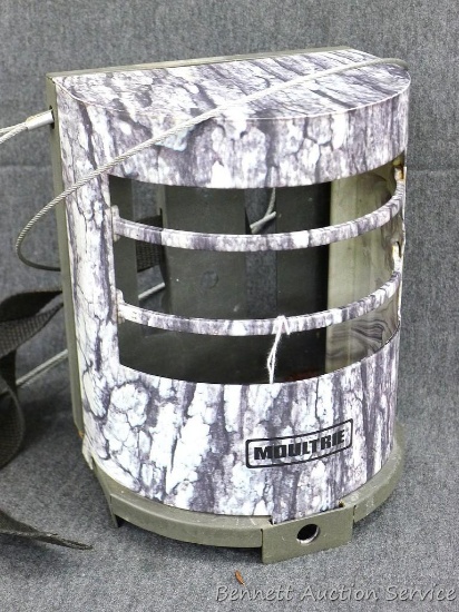Moultrie lockable bear cage for Moultrie Panoramic 150 digital game cameras (see lots 272 and 275