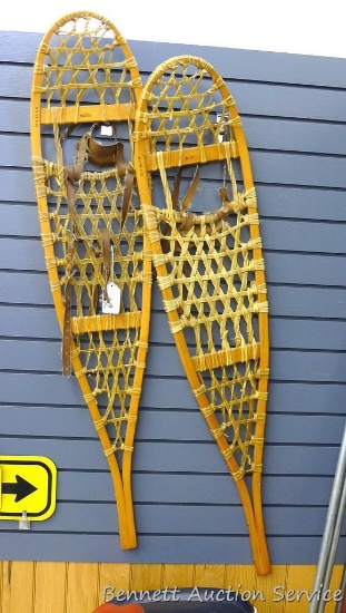 Tubbs 10x6 5-9 snow shoes are 48" long and come with leather bindings and appear in good shape.