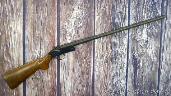 Savage Stevens Model 940E side lever top break 12 gauge shotgun. 28" barrel has a bright bore with