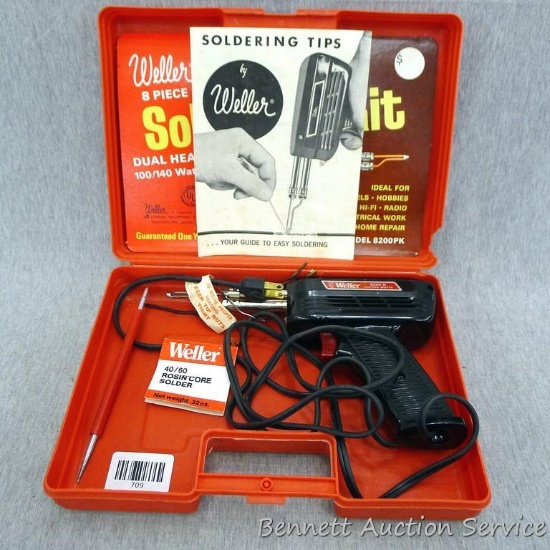 Weller soldering gun in nice carrying case and instructions.
