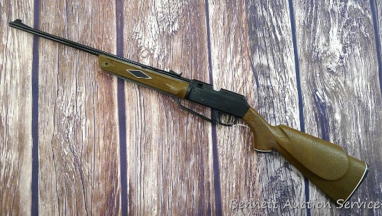 Daisy Powerline 880 BB and pellet rifle, .177 cal. Good condition, butt stock is slightly loose.