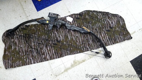 Martin Prowler Speed Flight compound bow is 43" overall and comes with site, arrow rest, peep site