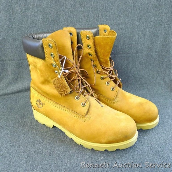 Men's size 10.5 M waterproof lightweight Timberland boots are like new.