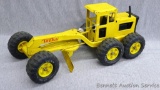 Tonka metal toy road grader is 18