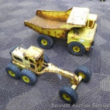 Tonka dump truck and road grader would look great refinished or in the sand box with the kids. Dump