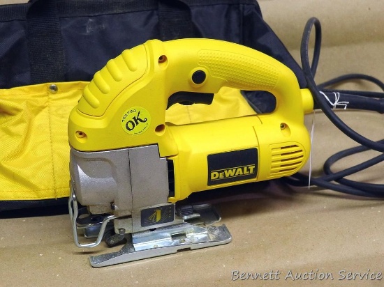 DeWalt VS orbital jig saw Model DW317 with carry case and extra blades. Works.