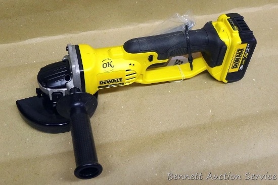 DeWalt 20v Max 4-1/2"/5" grinder is Model DCG412. Comes with battery. Works.