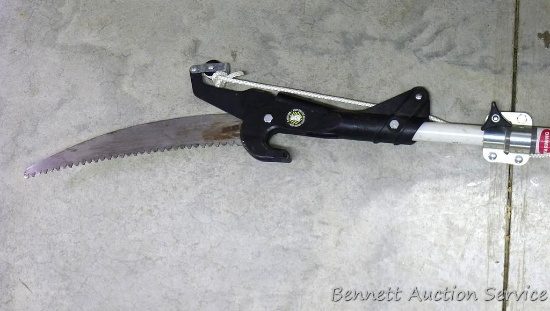 Better Homes & Gardens extendable limb pruner/saw. Extends to approx. 10'.