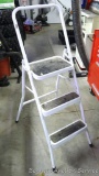 Nice sturdy Meco folding step stool stands 4' to top of handle, 32