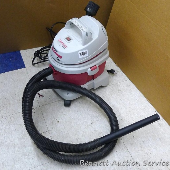 Shop Vac All Around EZ 2-1/2 gallon vacuum with attachments, works.