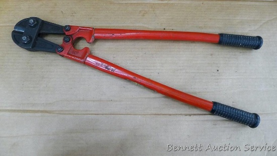 24" bolt cutter with 10 MM capacity has a chip in one blade.