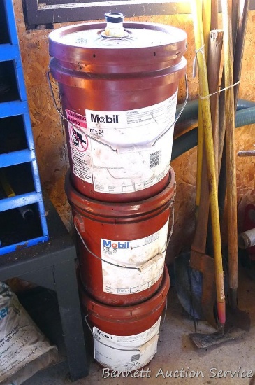 Approx. 4 gallons DTE 24; approx. 4 gallons DTE 25; approx. 1-2 gallons off road diesel.