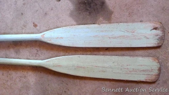 Pair of oars, each 6' long. Great wall hangers.