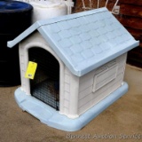Nice dog kennel 40