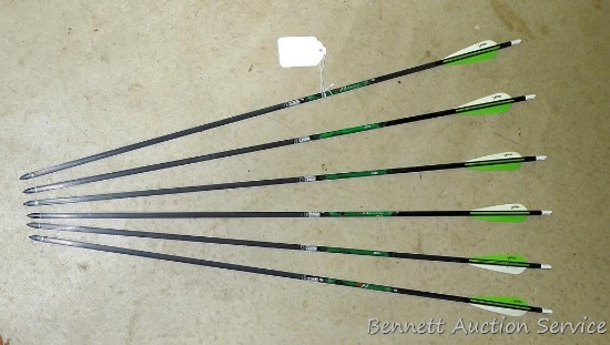 Six 5575 Gold Tip XT Hunter carbon arrows with field tips are 30" long.