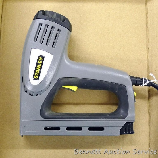 Stanley Sharpshooter staple gun uses 1/4" - 9/16" staples and 1/2" - 5/8" brads.