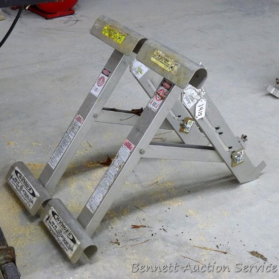 2 Werner aluminum ladder jacks, model 10-20-01, 20" max stage width.
