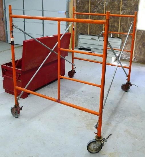 Denric Tool Steel Flight scaffolding incl 4 locking casters and cross braces and is 87" x 61" x 74"