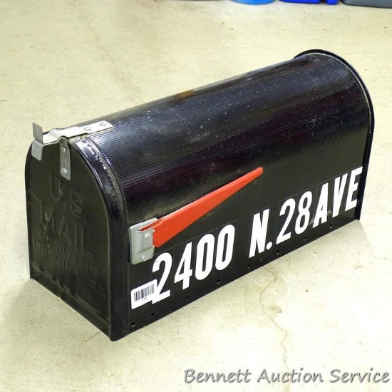 Really nice metal mail box is 21" x 8-1/4" x 11".