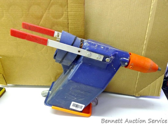 Quikpoint mortar gun is 18-1/2" x 9" x 5-1/2". Comes with Gibco's MRF and small scoop.