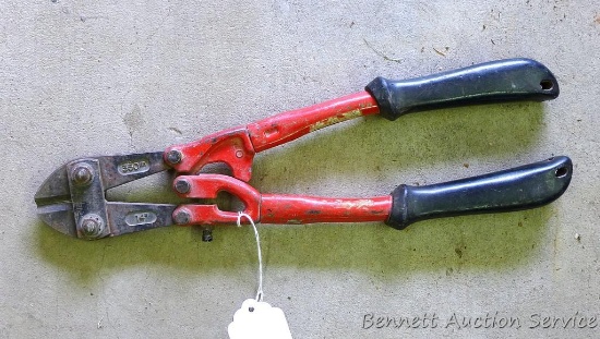True Craft 14" bolt cutter. Cutting edges look good.