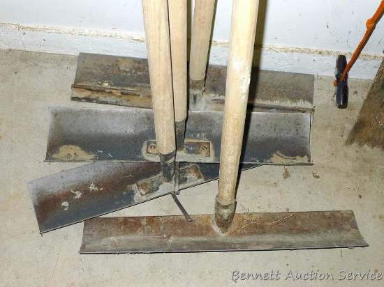 4 Concrete rakes or placers with 20" heads.
