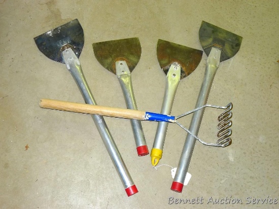 Mud masher has a 5-1/2" x 5" head and is 25" long; and 4 mudding putty knives, longest is 26" x 7".