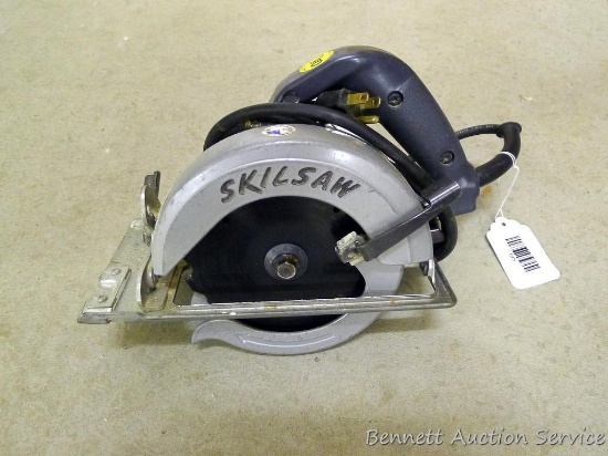 Skilsaw 5-1/2" circular saw, model HD5510, runs.