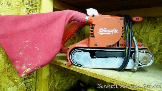 Milwaukee Heavy Duty 4" x 24" belt sander, model 5936, runs.
