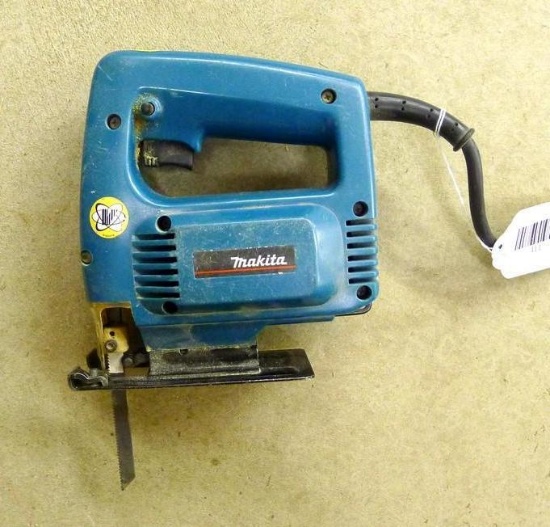 Makita jig saw, model 4320, runs.