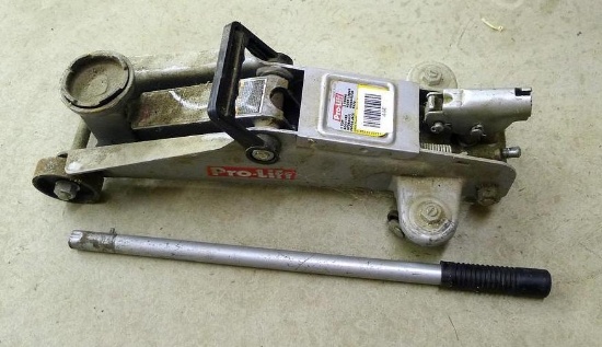 Pro Lift 2 ton floor jack, raises and lowers, incl handle.