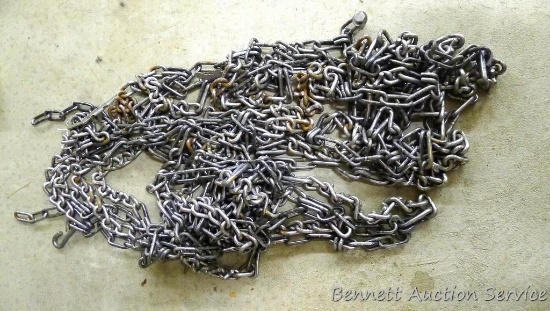 Set of tire chains are approx 12" x 80". Not sure what size tire they fit.