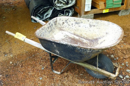 True Temper 6 cu ft contractor's wheel barrow.