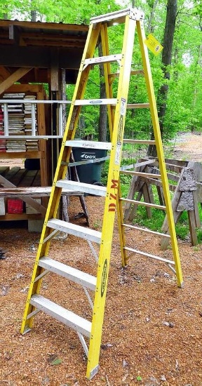 Werner non-conductive 8' fiberglass step ladder, Type 1A, 300 lb. rating. Model 7208.