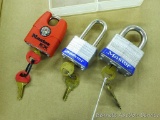 Assortment of Master locks with keys; lots of other keys.